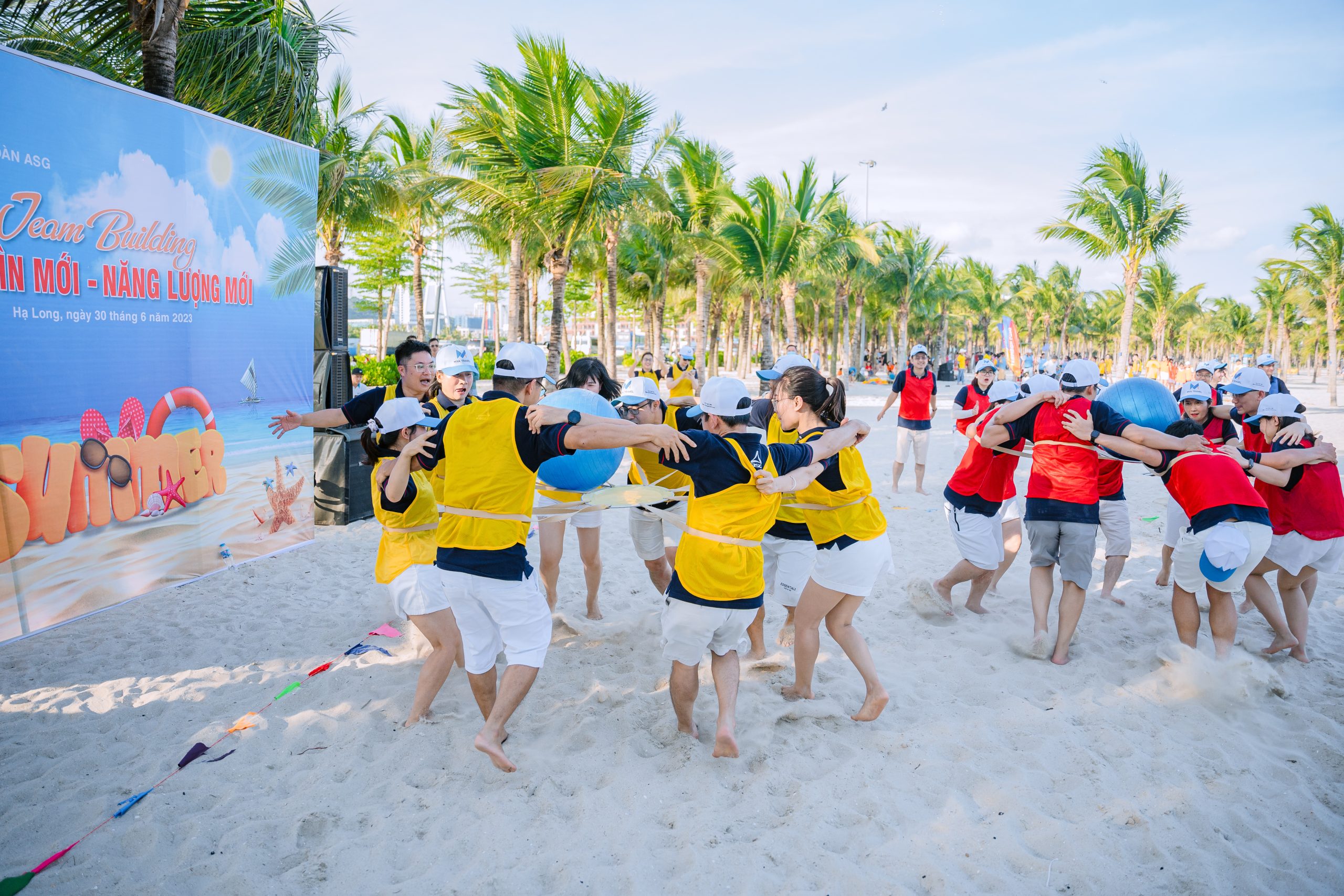 ASG chương trình Team Building tại bãi biển Bãi Cháy